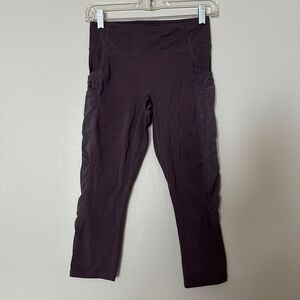 Fabletics Capri Leggings Womens XS Mesh Pockets Crop Purple Gym Athleisure